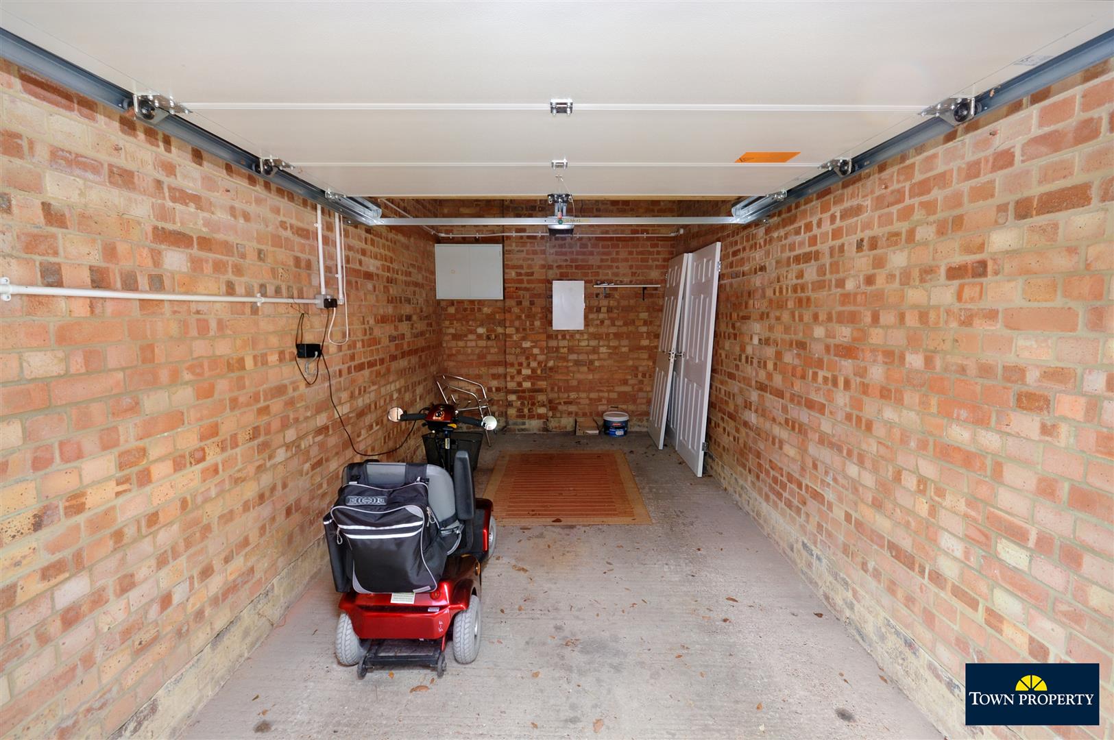 Property Details for Blackwater Road Eastbourne BN21 4JE Town